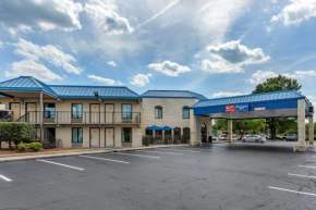 Отель Econo Lodge Fayetteville  Фейетвилл